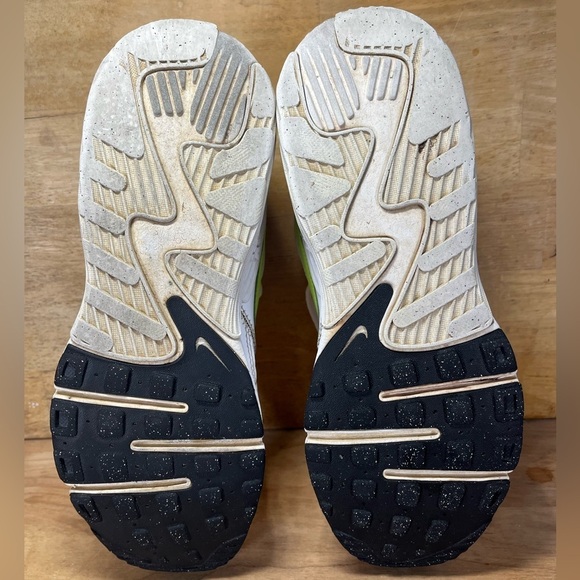 Nike Air Max Excee Womens Size 9.5 Shoes Sneakers White Volt CW5606-100 - Picture 7 of 8